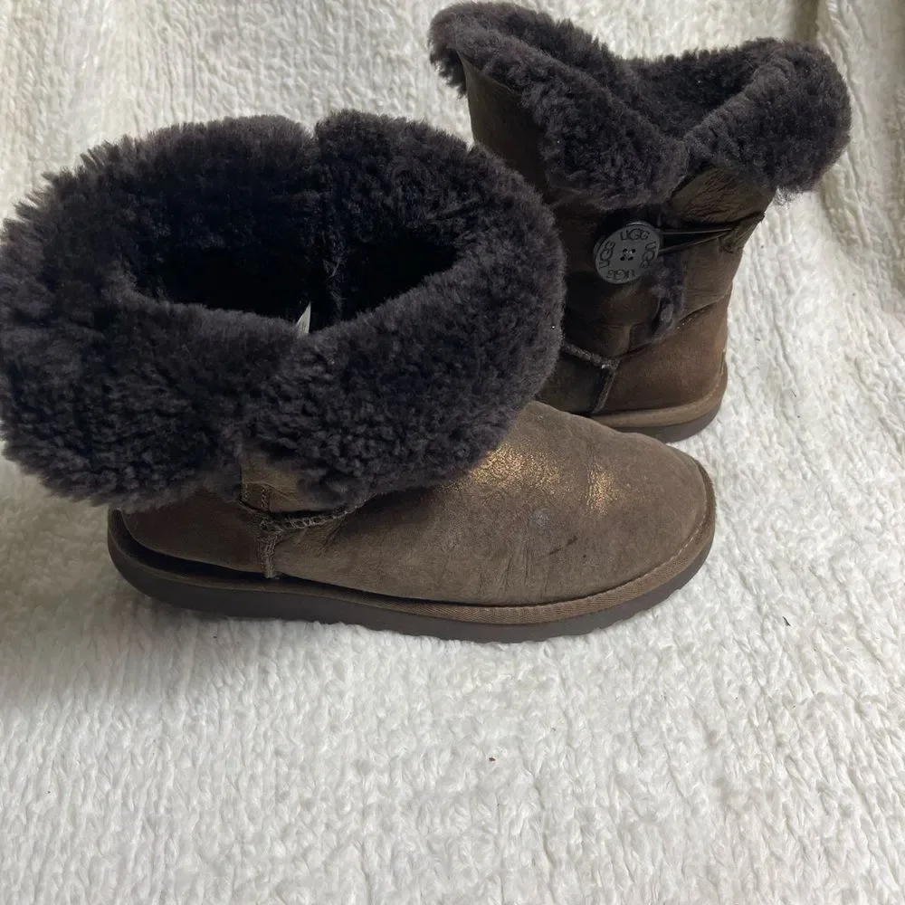 UGG Metallic Brown Shearling Boots Baley button sheepskin lining SZ8